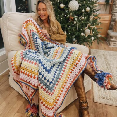 Emily Ann Roberts Partners With The Salvation Army To Help Bring Joy This Holiday Season: Donate To Win A Hand-Crocheted Throw Blanket