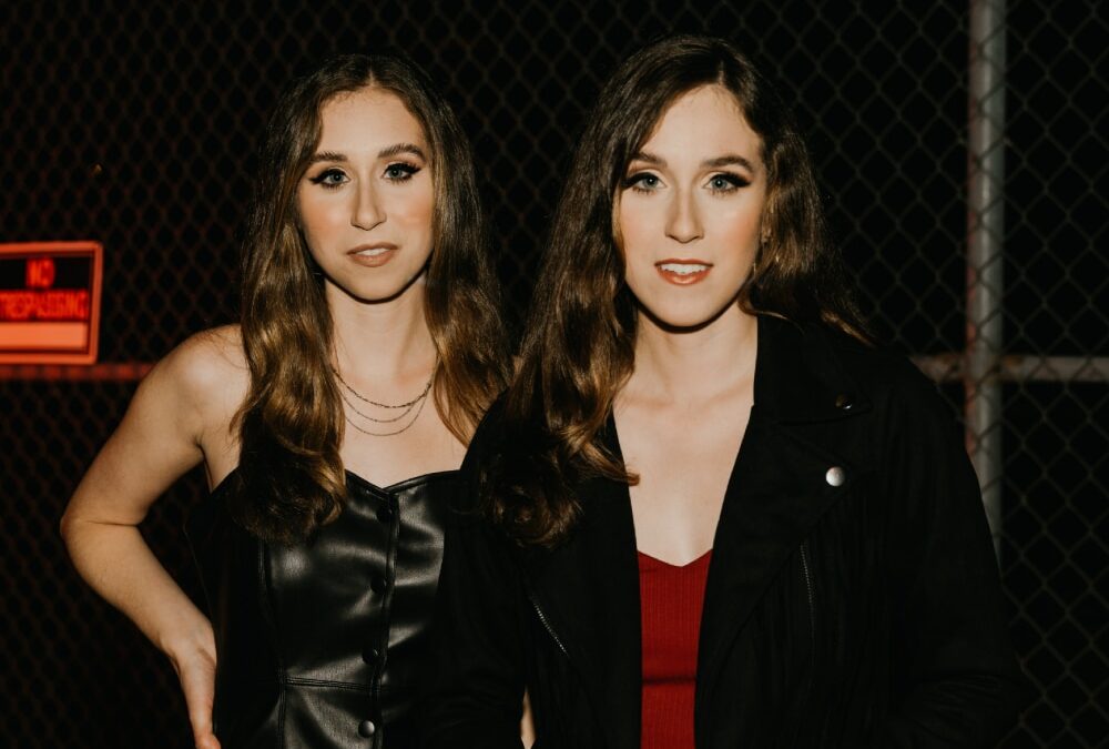 Country Twin Duo Hobbs Sisters Release New Single: “Love Breaks All The Rules”