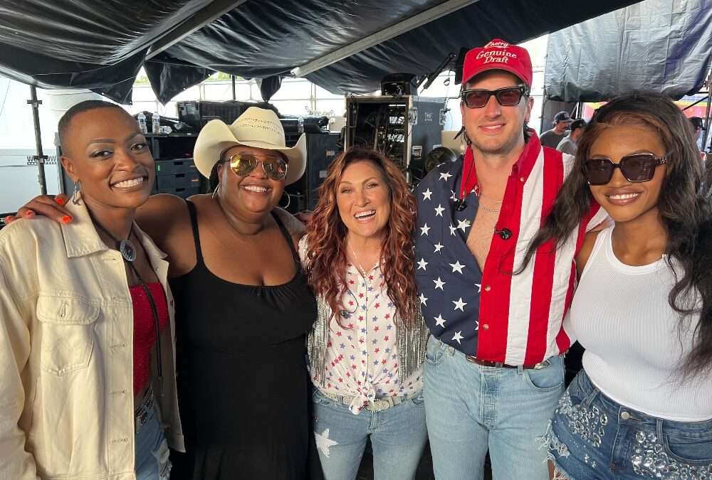 ICYMI: Jo Dee Messina Celebrates America at Houston’s Independence Day Celebration