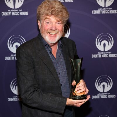 Mac McAnally Honored with ACM Poet’s Award at ACM Honors 2025