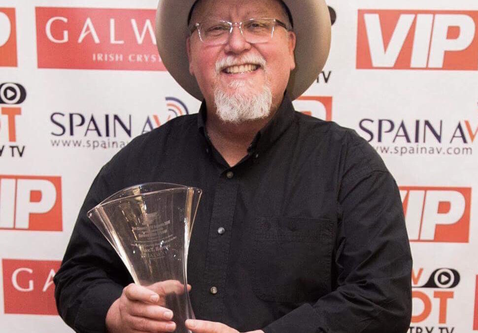 COUNTRY MUSIC SINGER-SONGWRITER MAX T. BARNES WINS “INTERNATIONAL ARTIST OF THE YEAR” AWARD AT HOT COUNTRY TV AWARDS IN IRELAND